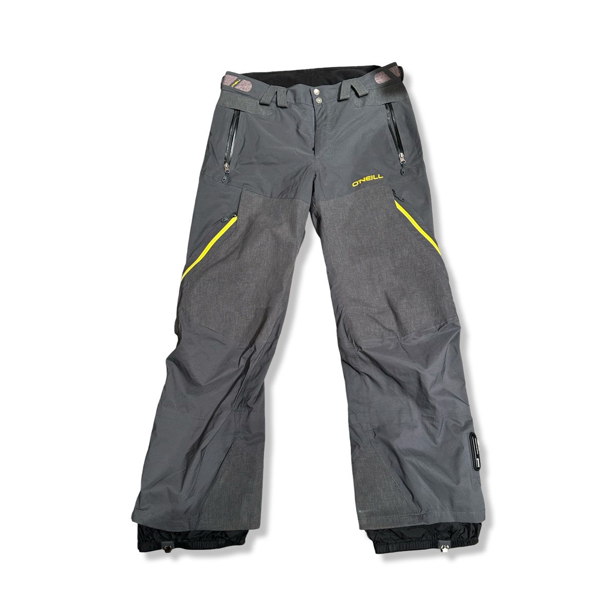 Grå skidbyxor från O'Neill Jones 3L Pant för herr, fotograferade framifrån mot en vit bakgrund.