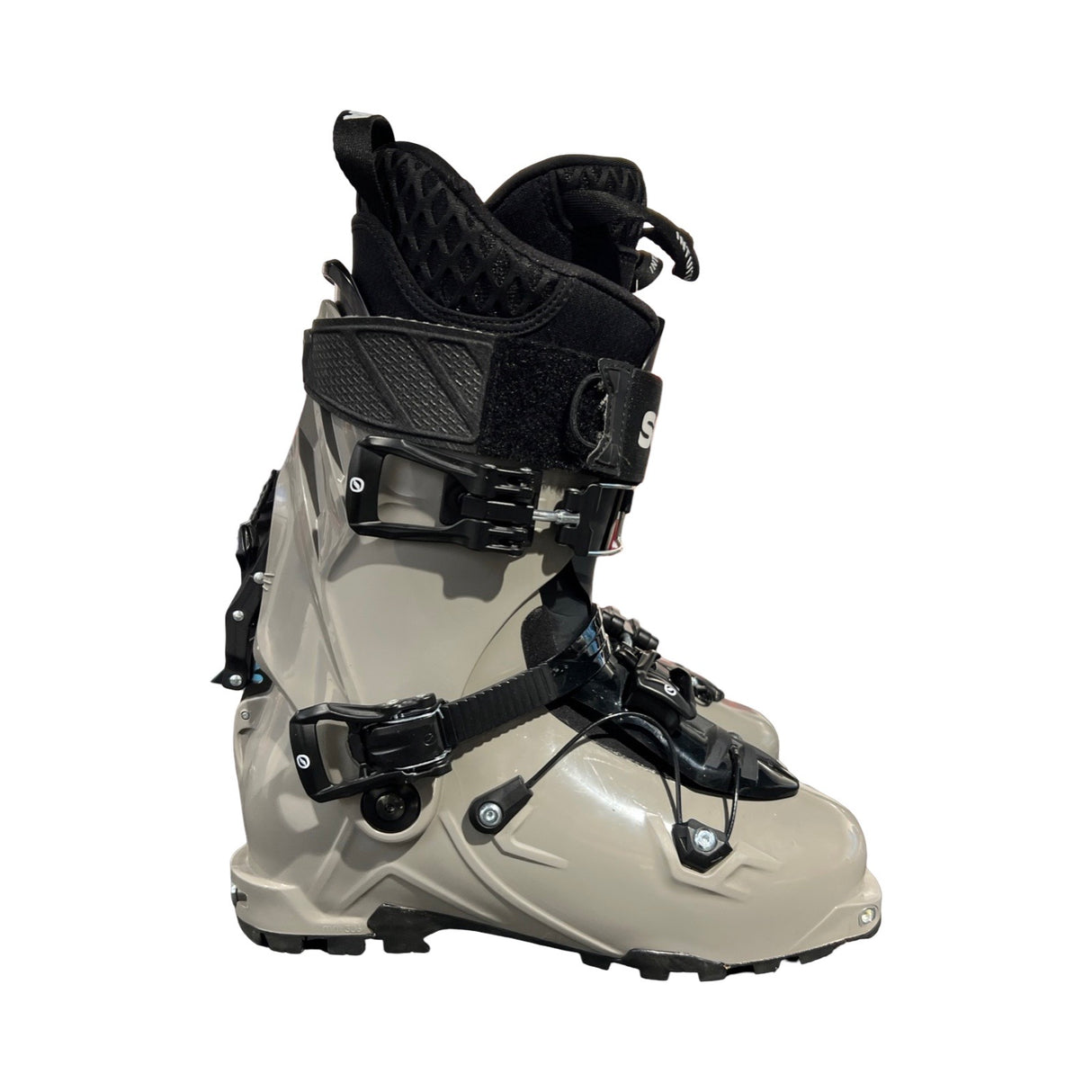 Scarpa Maestrale Tactical 270 pjäxor för herr i grått och svart, fotograferade från sidan mot en vit bakgrund.