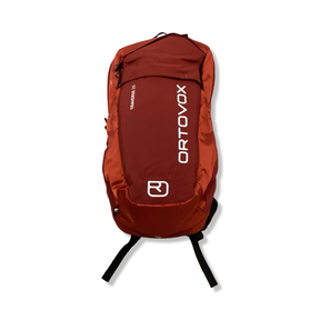 Orange Ortovox Traverse 20 ryggsäck för unisex, fotograferad framifrån mot en vit bakgrund.