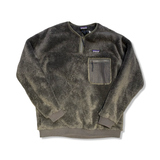 Grey Patagonia men's fleece pullover with a half-zip and mesh chest pocket, front view against a white background.