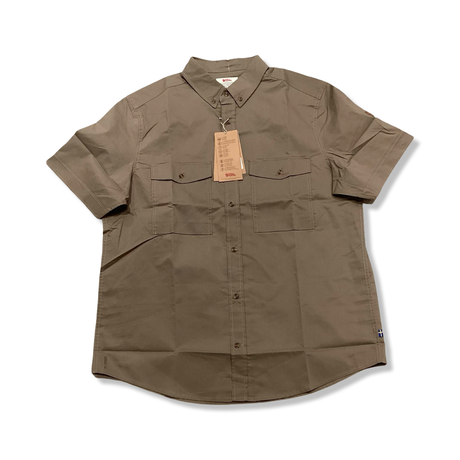 Beige Fjällräven men's short-sleeve shirt with chest pockets, front view against a white background.