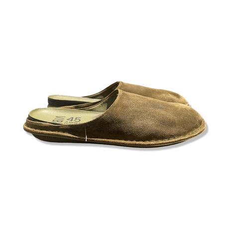Green Viba Roma men's slippers in size 45, side view against a white background.