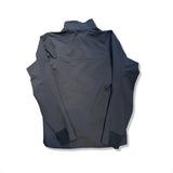 Baksidan av en svart windstopperjacka från Arc'teryx Gamma Lightweight Jacket för herr, fotograferad mot en vit bakgrund.