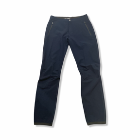 Black Fjällräven Hoja Hybrid women's hiking trousers, front view against a white background.