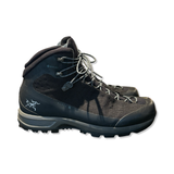 Black Arc'teryx Acrux TR GTX men's hiking boot with lacing, photographed from the side against a white background.