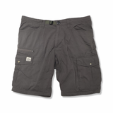 Grå shorts från Tierra för herr med fickor, fotograferade framifrån mot en vit bakgrund.