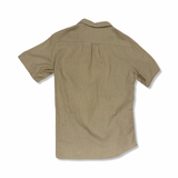 Beige Fjällräven-skjorta för dam med korta ärmar, fotograferad bakifrån mot en vit bakgrund.