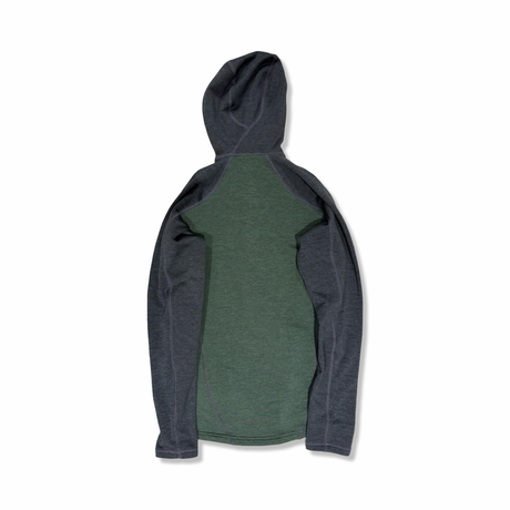 Grön Haglöfs Heron Hood fleecehoodie för herr med huva och mörka ärmar, fotograferad bakifrån mot vit bakgrund.