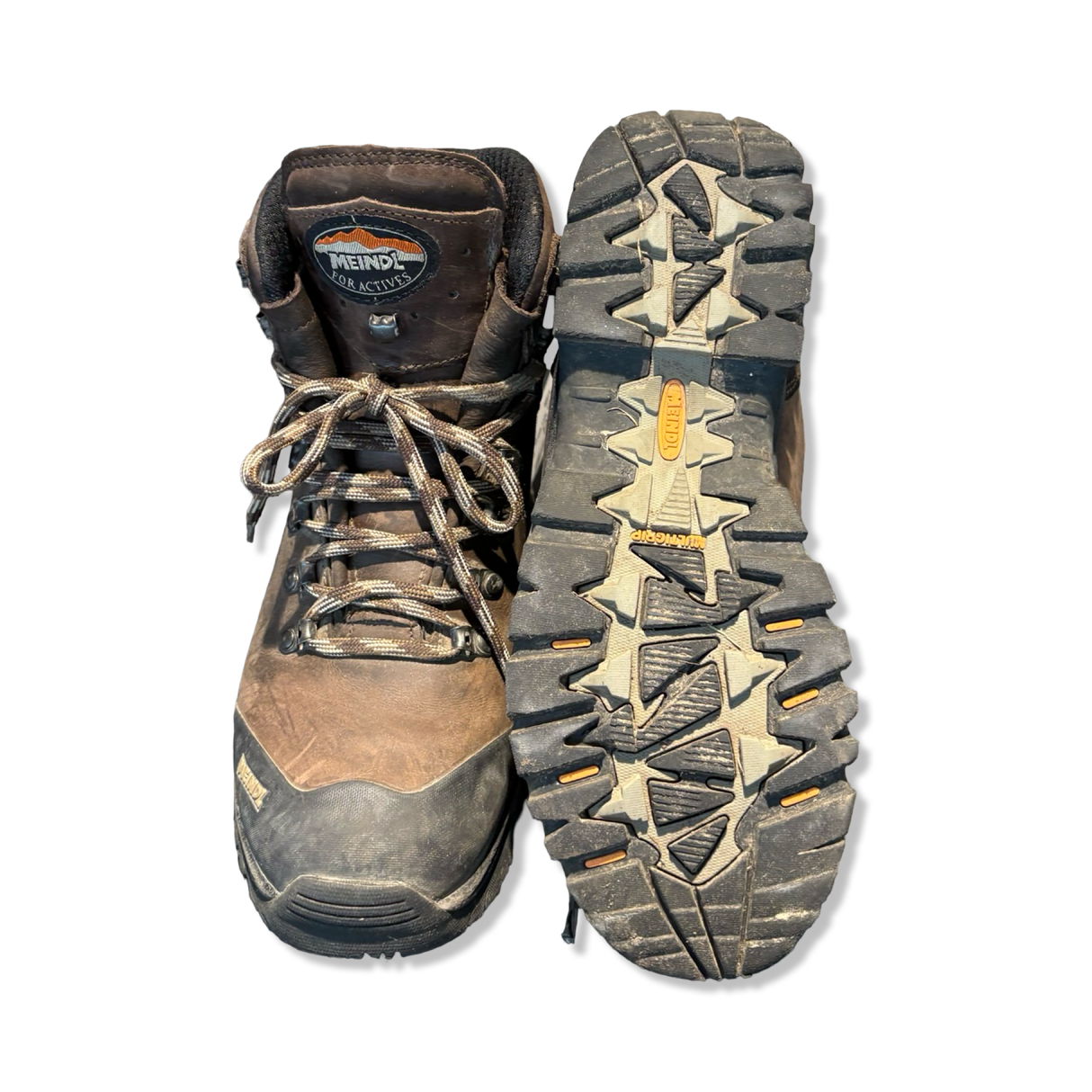 Bruna Meindl Kansas Lady GTX damkängor med snörning, där den ena skon visar yttersulan med mönster.