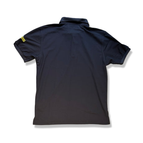 Baksidan av en mörkblå Fjällräven Crowley Pique Shirt för herr, fotograferad platt mot en vit bakgrund.