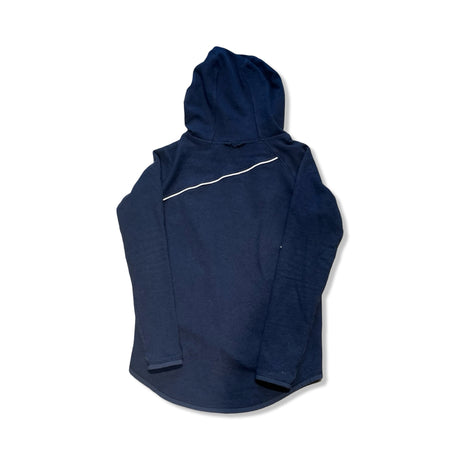 Mörkblå hoodie från Klättermusen för dam sedd bakifrån med en vit linje, fotograferad mot vit bakgrund.