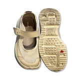 Salomon Mary Jane-sneakers i beige mesh med rem, där ena skon visas ovanifrån och den andra visar sulan.