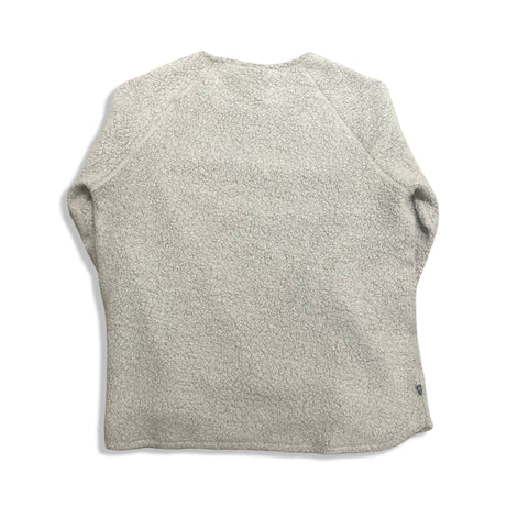 Baksidan av en grå Varg sweatshirt för herr i fleecematerial, fotograferad mot en vit bakgrund.