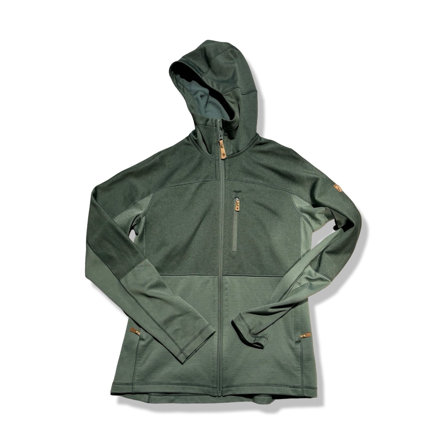 Fjällräven Abisko Trail fleecetröja för dam i grönt, fotograferad framifrån mot en vit bakgrund.