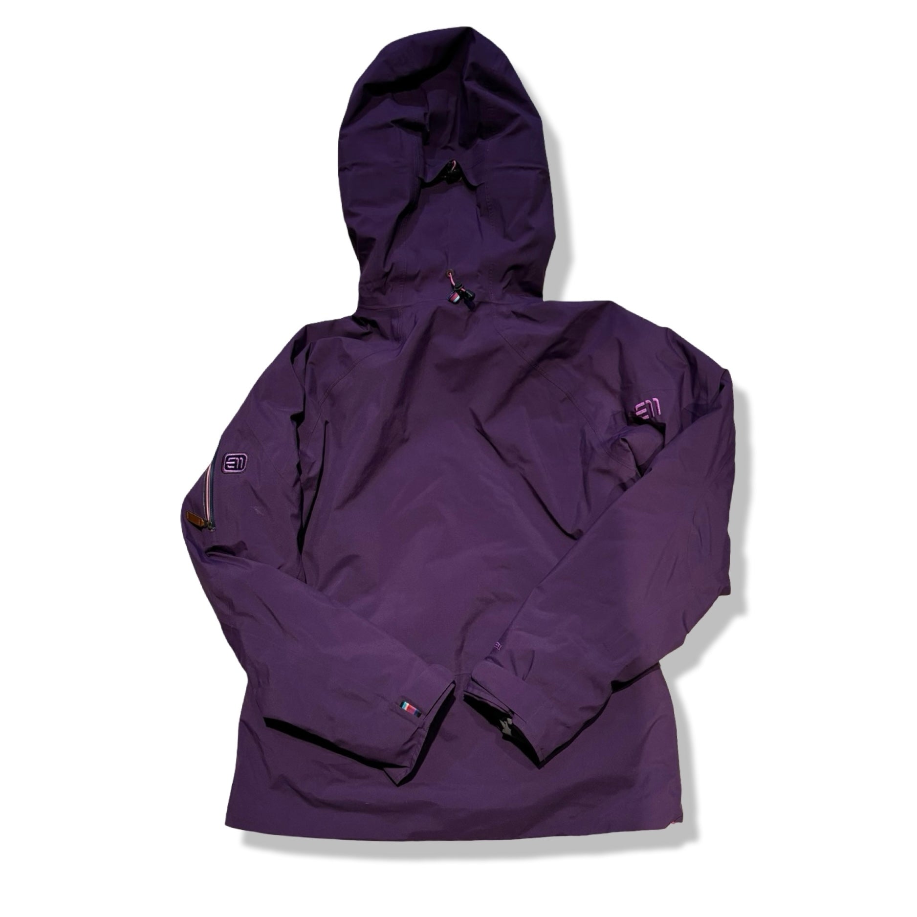 Baksidan av Elevenate Zermatt skidjacka för dam i lila.