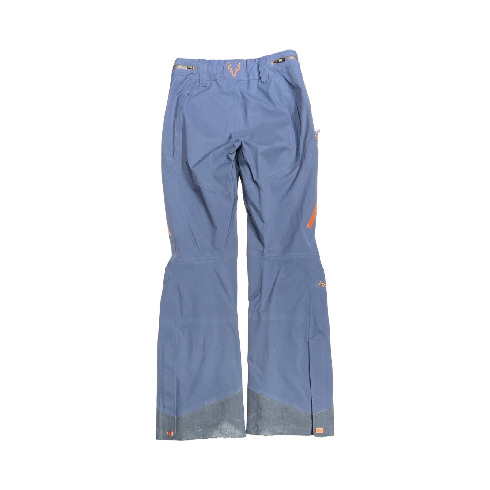 Baksidan av Kari Traa Voss Line Backflip skalbyxor för dam i blått, fotograferade platt mot en vit bakgrund.