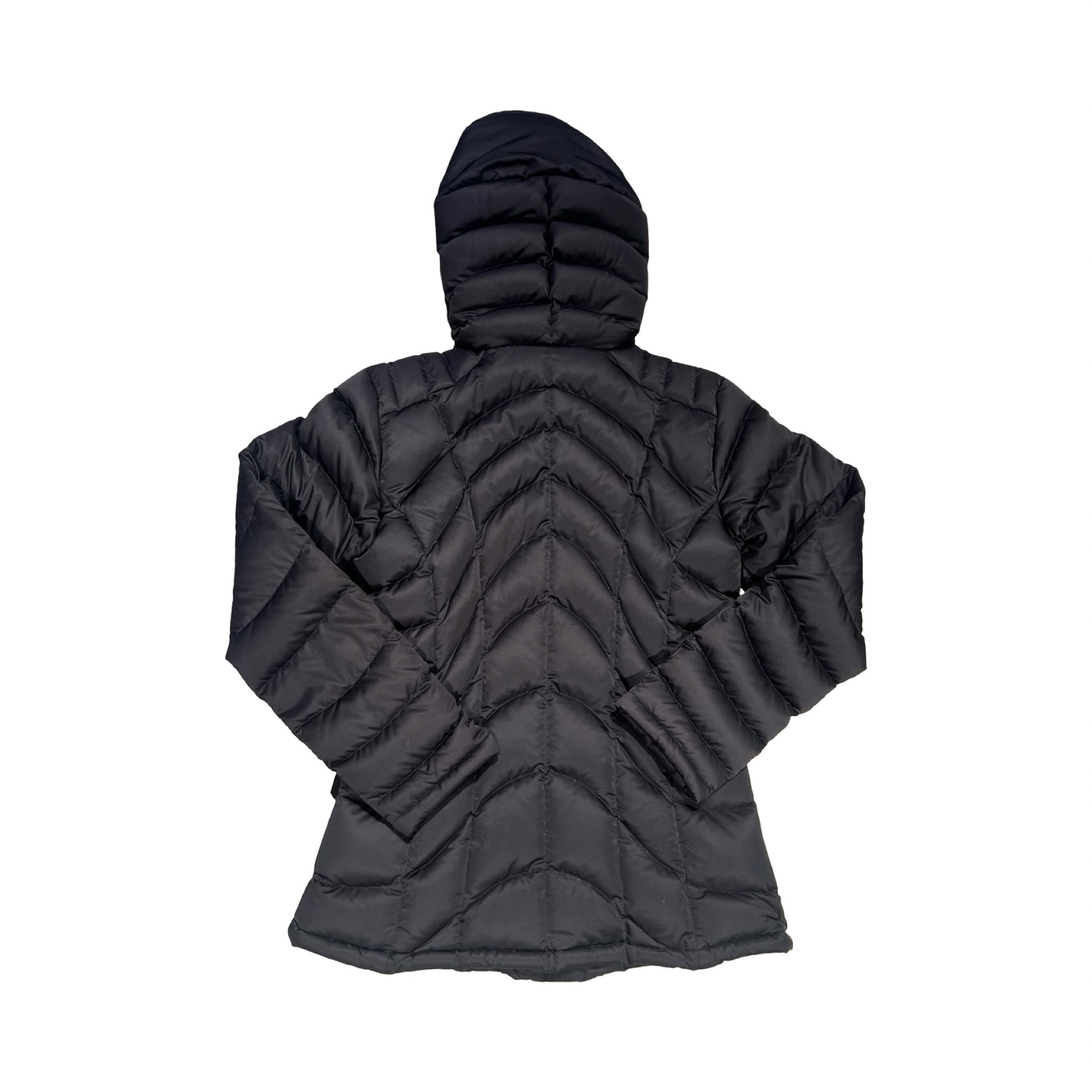 Baksidan av Patagonia dunjacka för dam i svart.