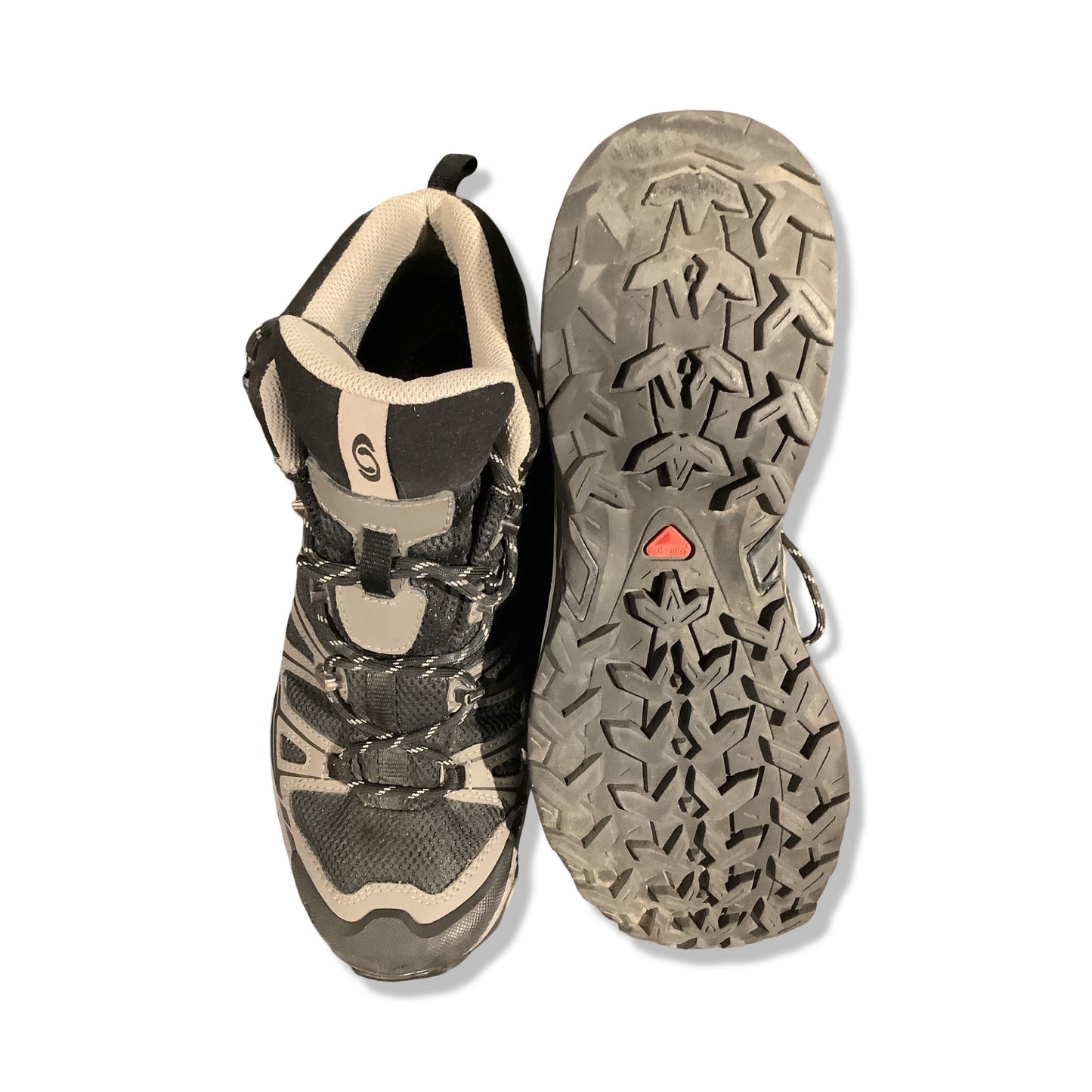 Salomon X Ultra Mid 2 GTX vandringskängor för dam i svart och grått, fotograferade mot en vit bakgrund. En känga visas uppifrån och den andra visar sulan.