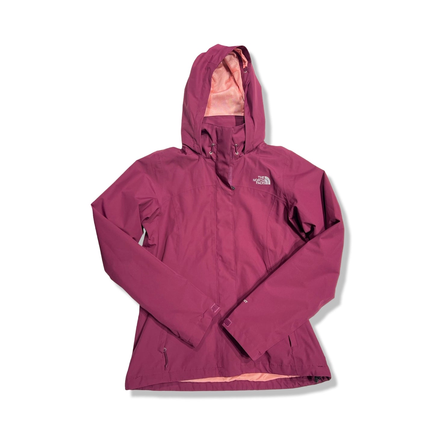 The North Face Sangro skaljacka för dam i lila. Jackan har huva och heldragen dragkedja och är fotograferad framifrån mot en vit bakgrund.