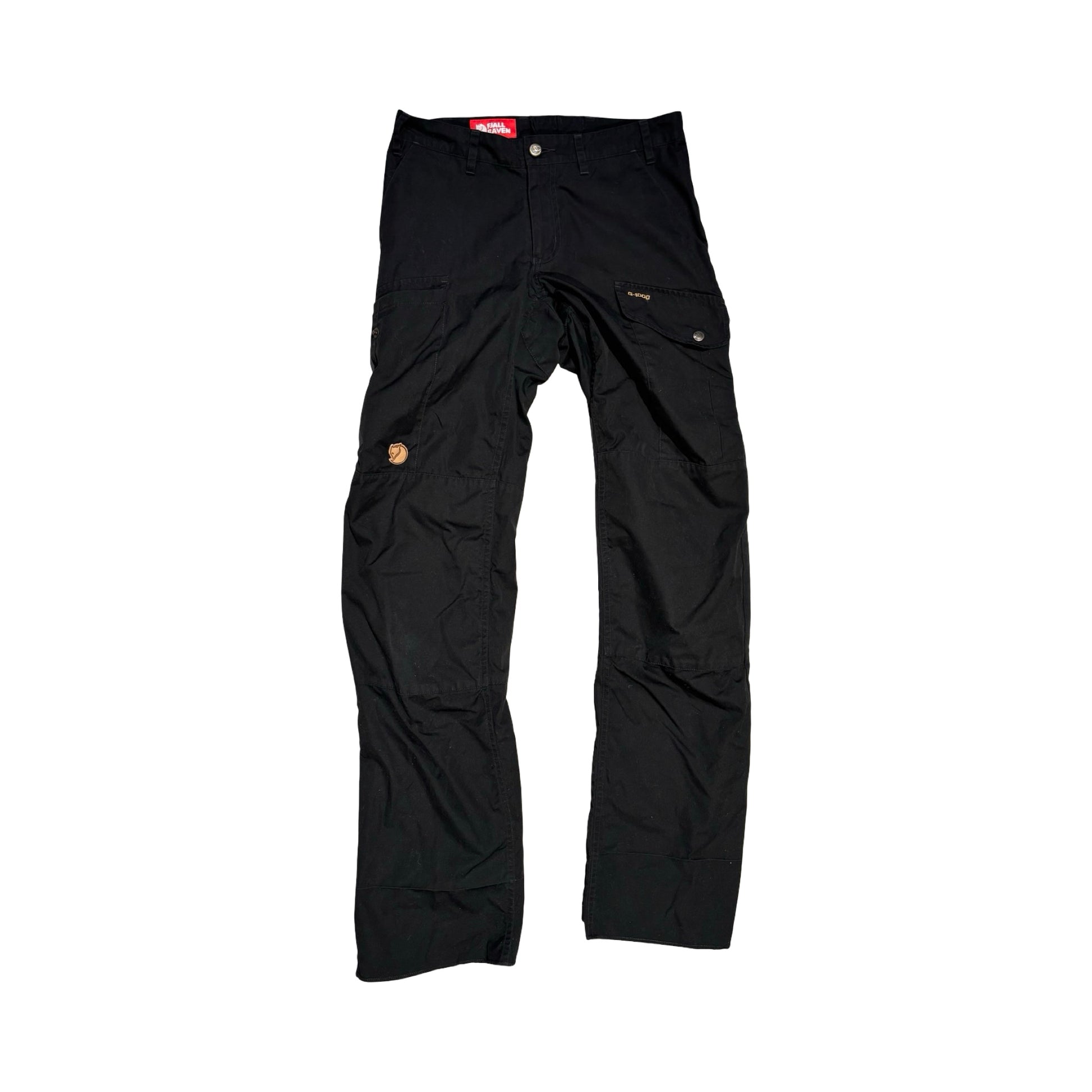 Fjällräven vandringsbyxa för dam i svart, fotograferad framifrån mot en vit bakgrund.