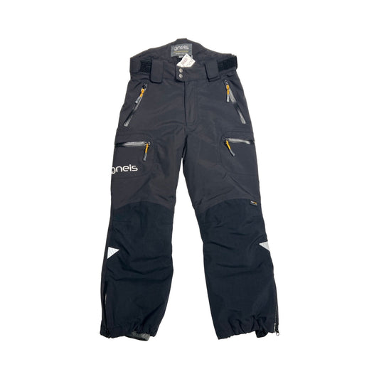 Gneis Gizmo Slim skidbyxor för barn i svart, fotograferade framifrån mot en vit bakgrund.